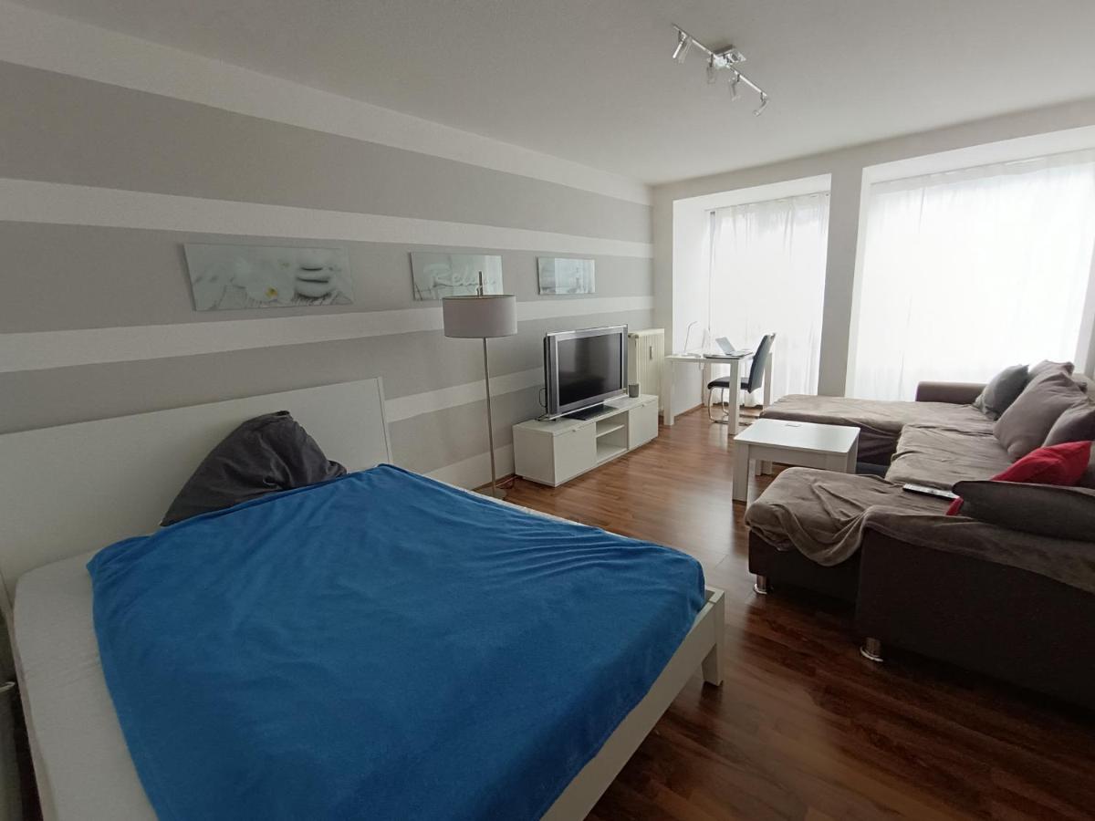 B&B Düsseldorf - Huge Private Room in Best Location - Bed and Breakfast Düsseldorf