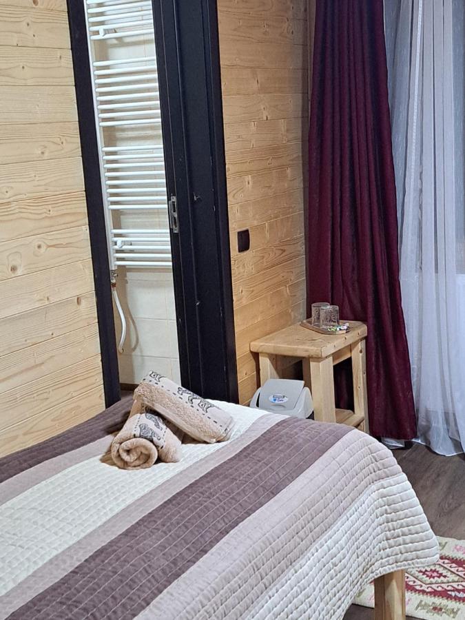 Doppel- oder Zweibettzimmer