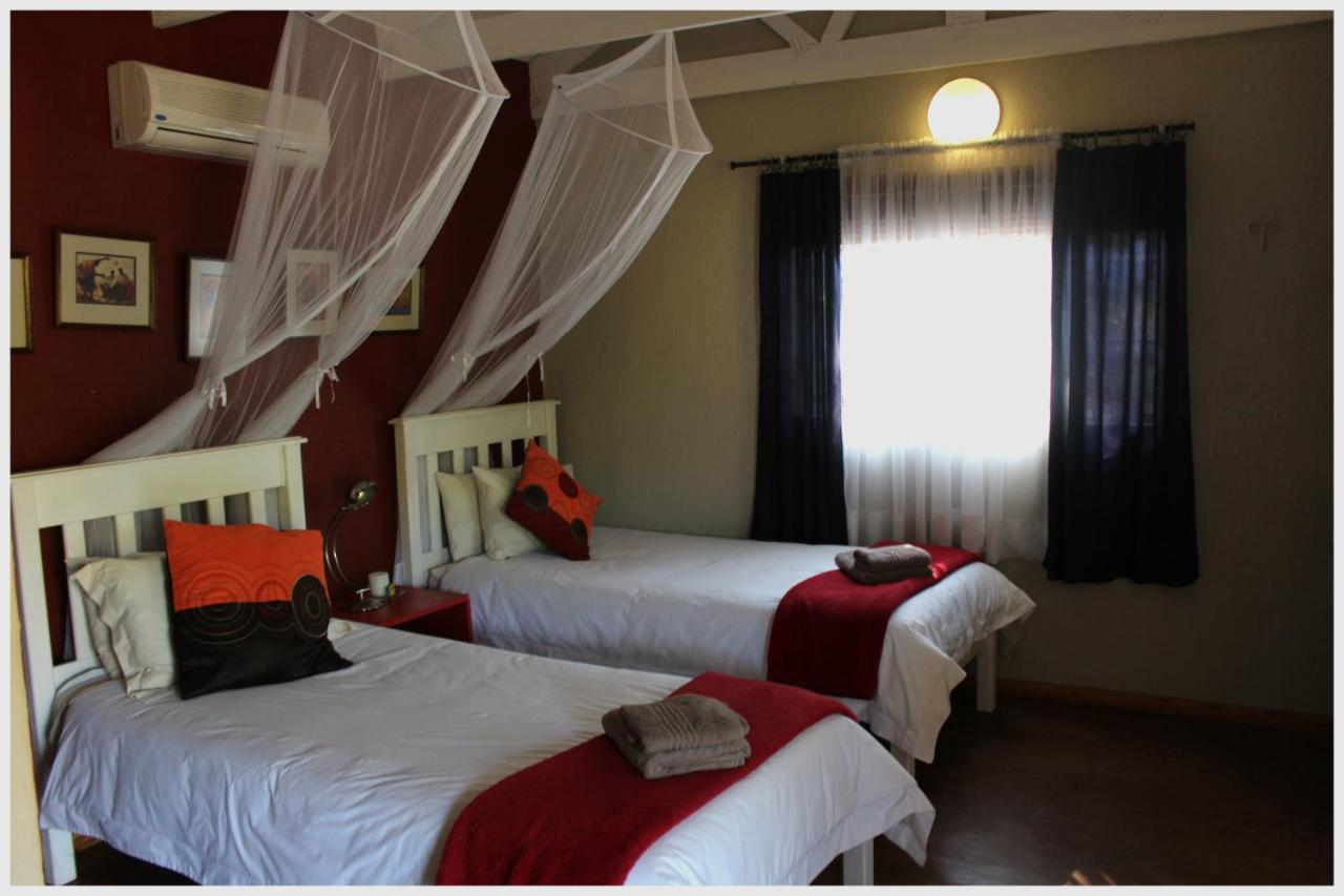 Standard Twin Room 10