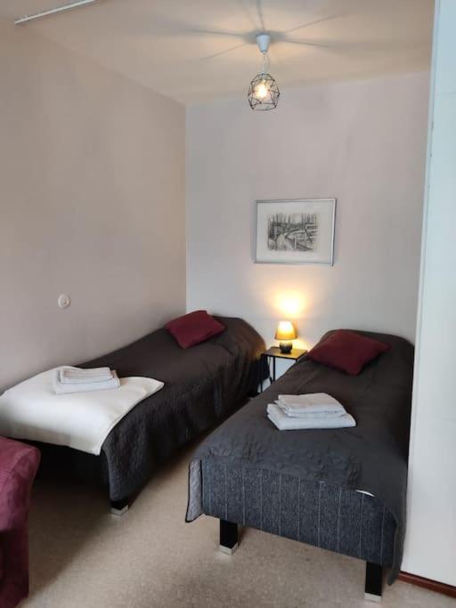 Yksiö Iisalmen keskustassa. - Bed and Breakfast