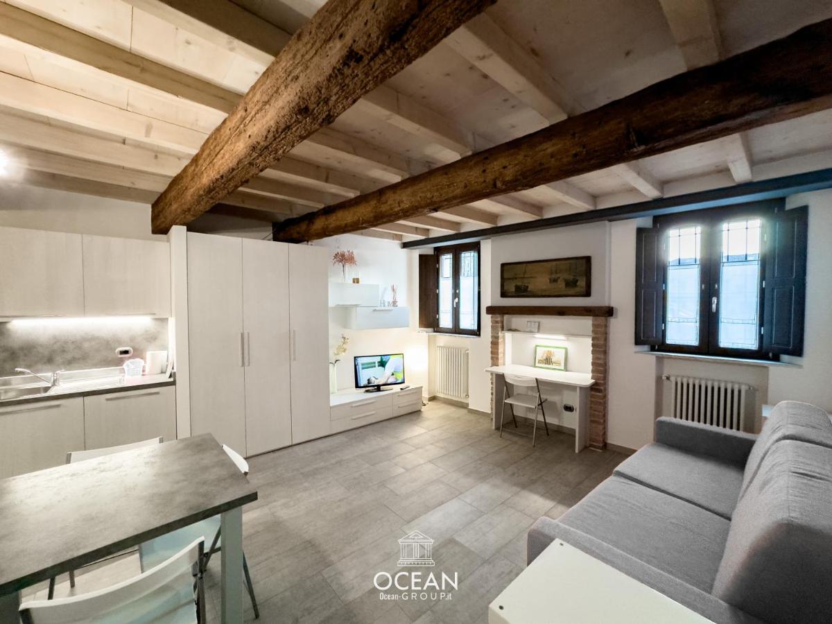 GoldenSuitesItaly I Moderno Monolocale in Centro Storico Mantova - Chambres d’hôtes Mantoue