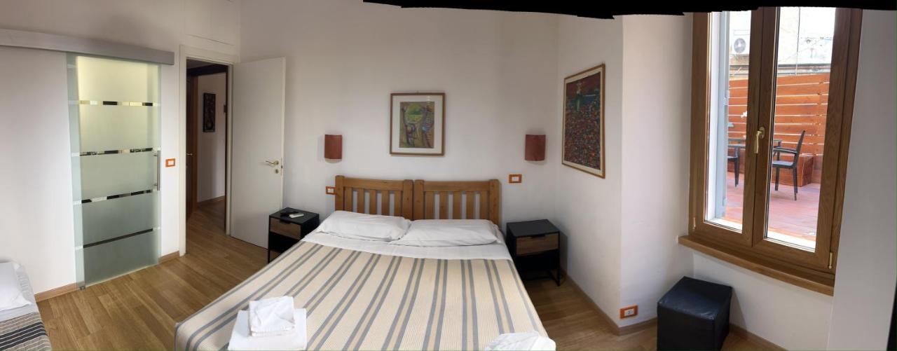 Deluxe Room (2 Adults + 1 Child)