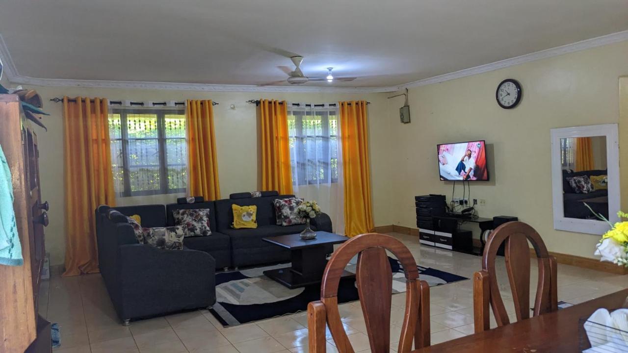 B&B Morogoro - Kinyanjui's Homes 001 with WiFi - Bed and Breakfast Morogoro