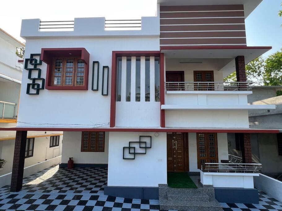 B&B Chēlakara - Happy Villa Homestay - 4 - Bed and Breakfast Chēlakara