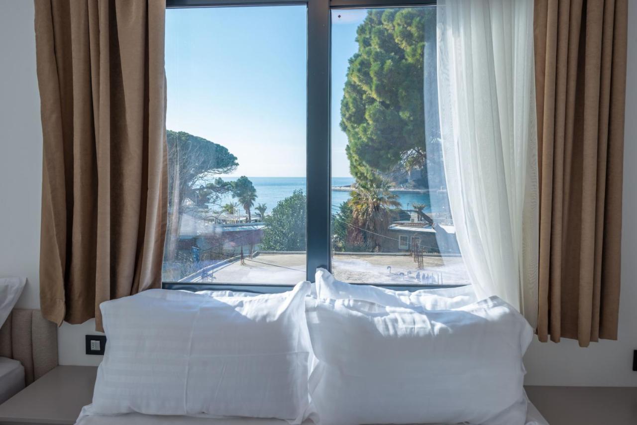 Deluxe Dreibettzimmer mit Meerblick