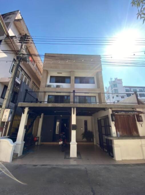 4 Bedrooms House in Thapae/NightBazaar - Bed and Breakfast Chiang Mai