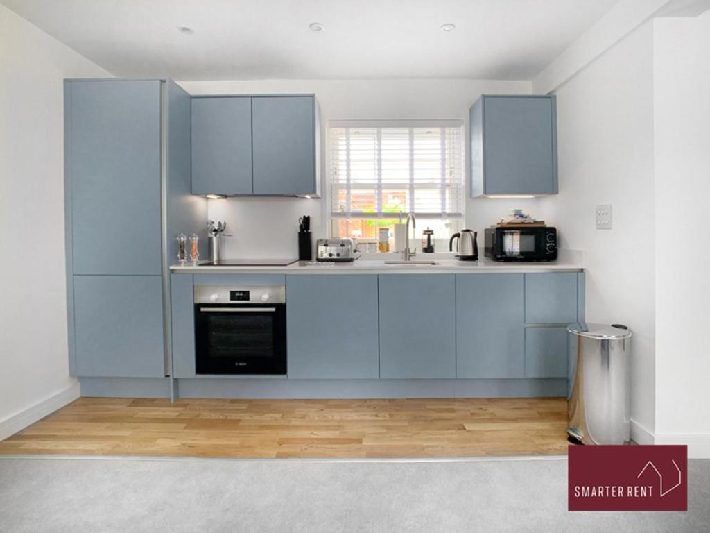 Eton, Windsor - 1 Bedroom Ground Floor Apartment - With Parking - Ferienwohnung