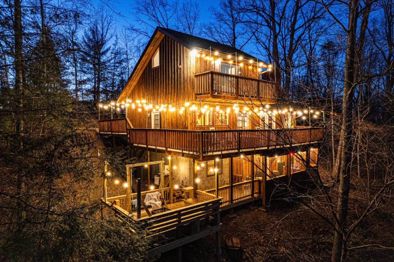 The Family Stone Luxe Cabin Sleeps 12 Hot tub Dogfriendly Dollywood - B&B