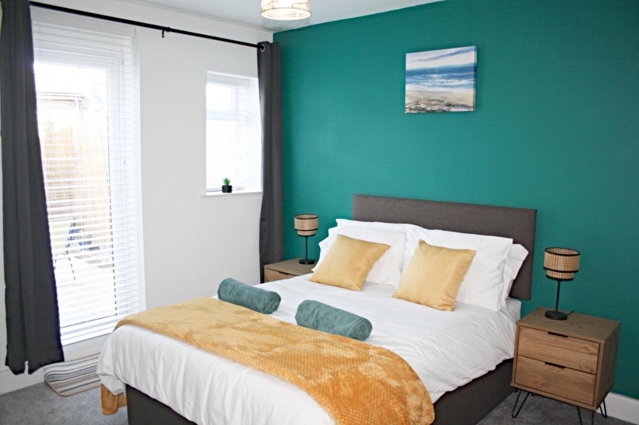 One-Bedroom Deluxe Apartment