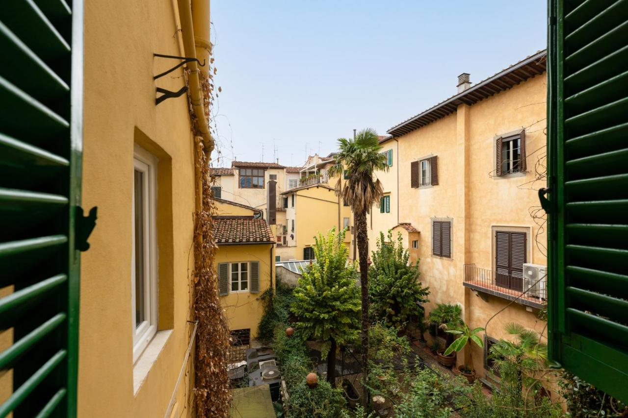 Via dei Pepi 3 - Florence Charming Apartments - Chic retreat Apartment a few steps from Santa Croce Square - Chambres d'hôtes Florence