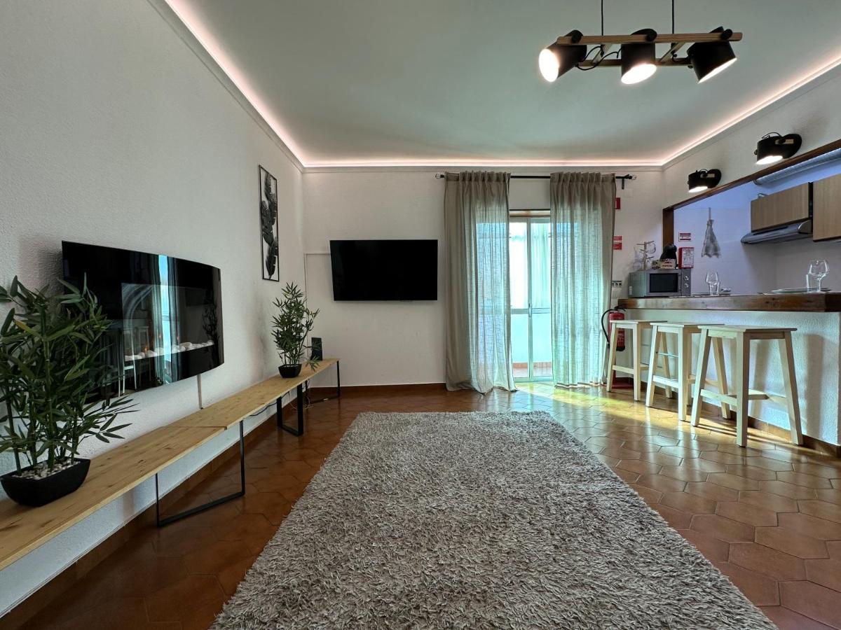 Caparica Central Apartment by HOST-POINT - B&B Costa da Caparica