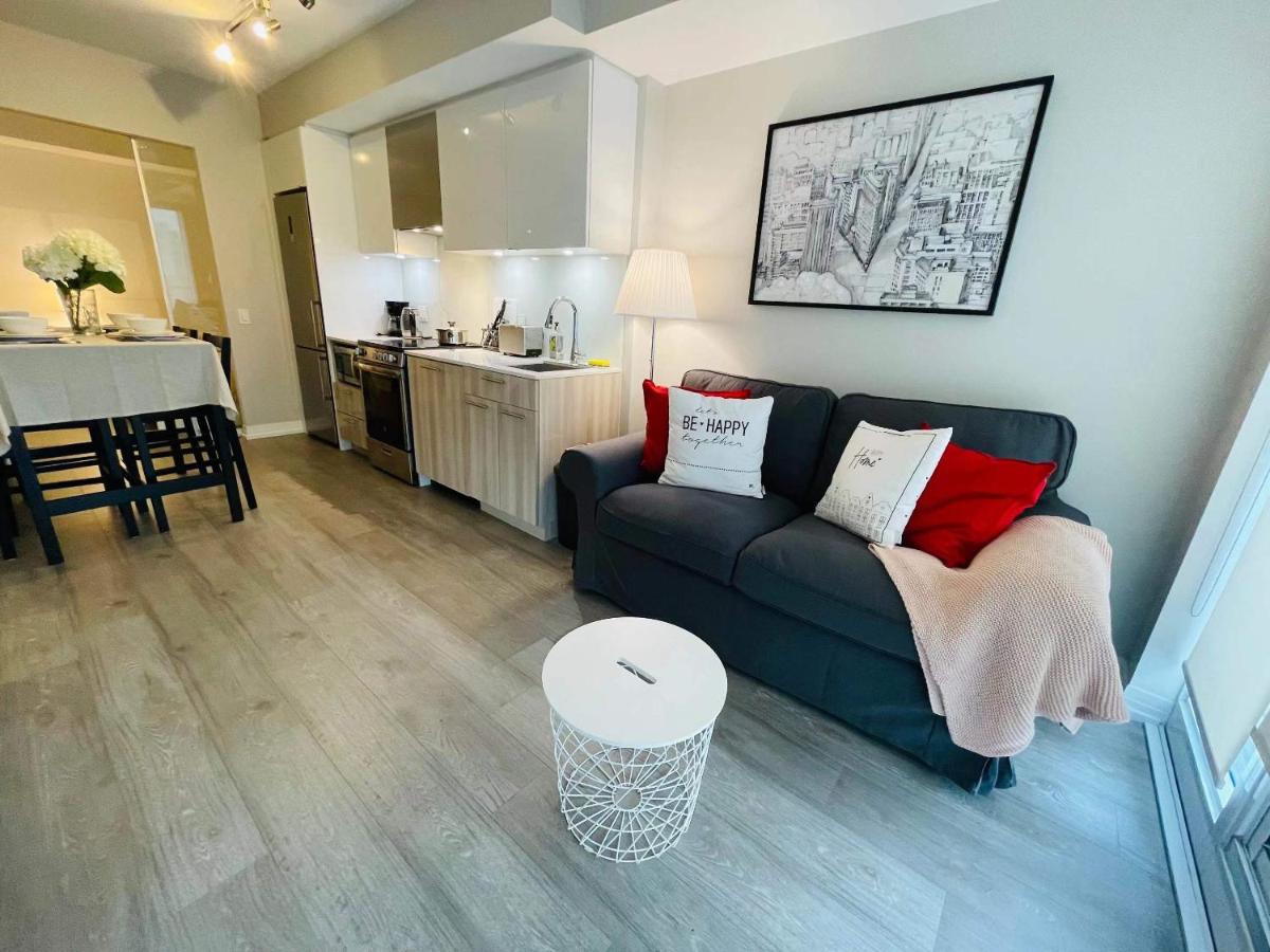 B&B Toronto - Stunning Suite in Heart of Downtown Toronto J1 - Bed and Breakfast Toronto