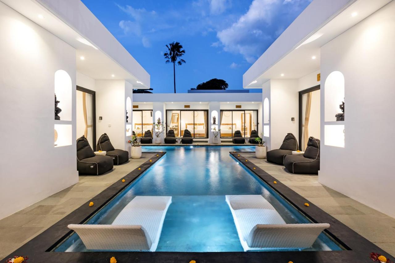 Villa Kelolyne - B&B Seminyak