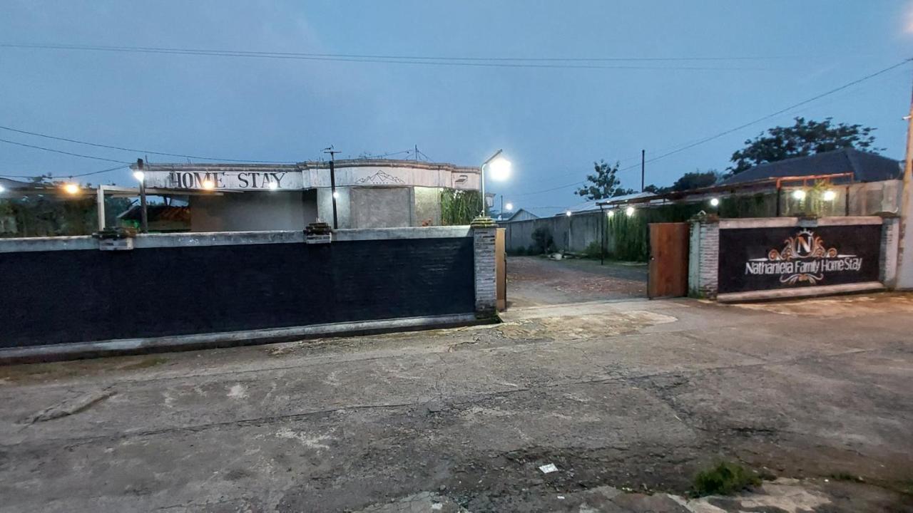 Nathaniela Family Homestay - B&B Jepara