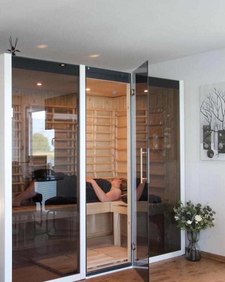 Hausboot Wangermeer Nordsonne12 mit Sauna - B&B Wangerland