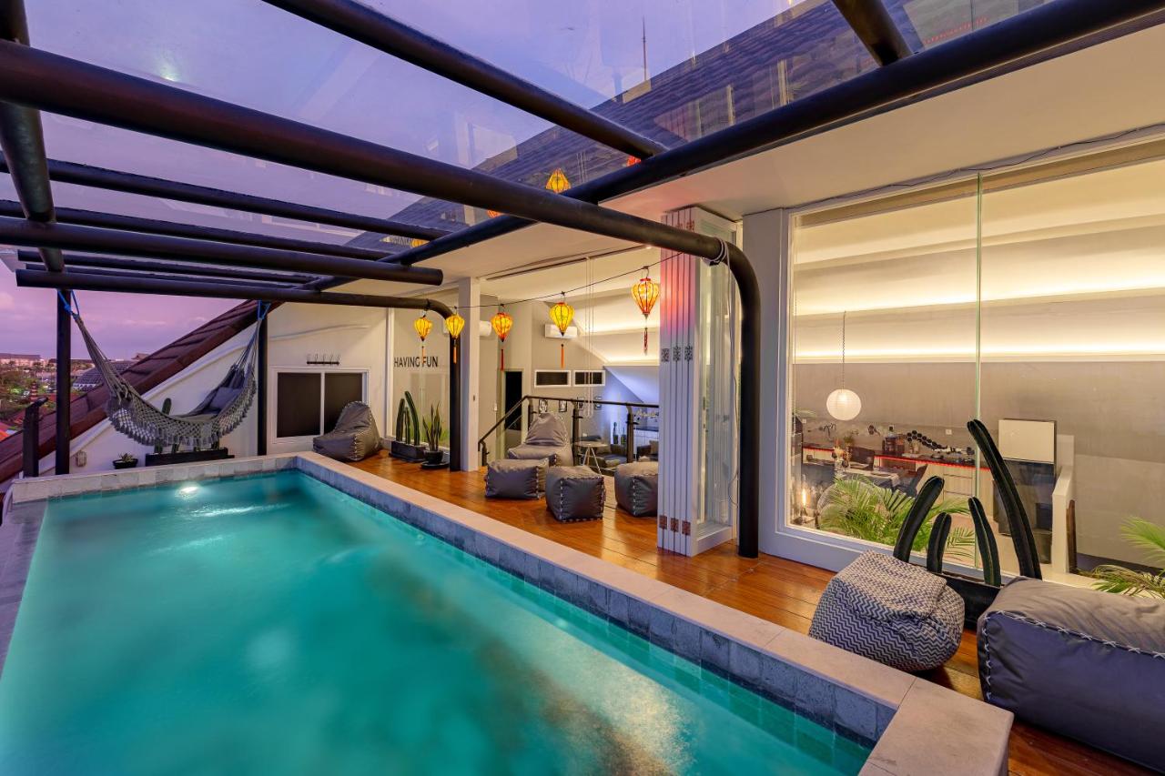 Beautiful Penthouse w/ incredible views, pool, & cinema room! - B&B Canggu