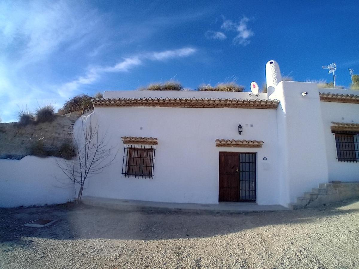 Cuevas El Lago de Castilléjar - B&B