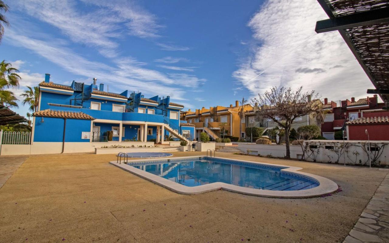 Planta baja con terraza chill out - Primera línea Tres Playas - ALBERT VILLAS - Bed and Breakfast Alcocéber
