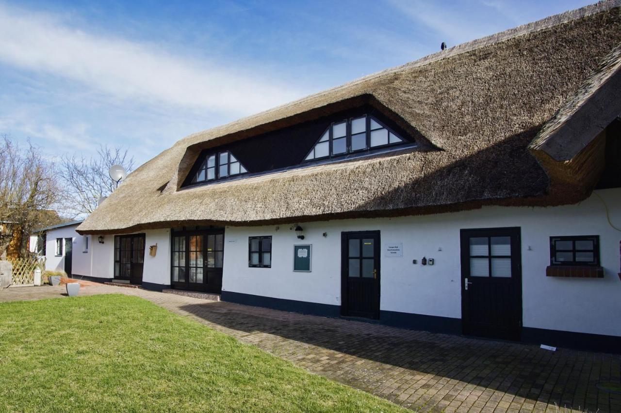 nah am Meer, ruhige Lage, gratis Nutzung vom AHOI Erlebnisbad und Sauna in Sellin - Haus Büdnerstube FeWo 5 - Chambres d'hôtes Middelhagen