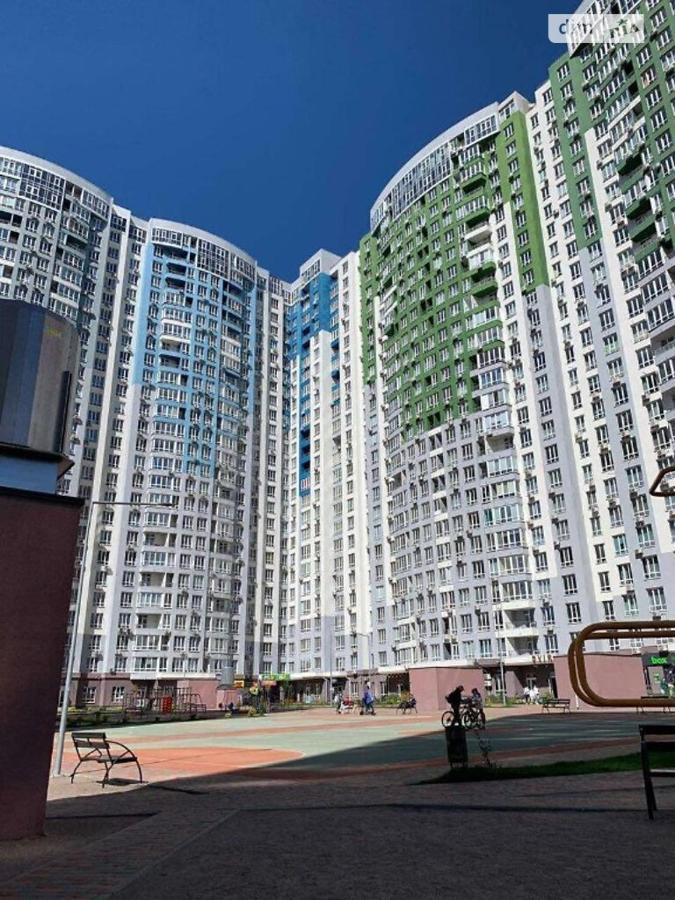 Затишна квартира в ЖК Каховська, метро Лівобережна, МВЦ - Ferienwohnung Kyjiw