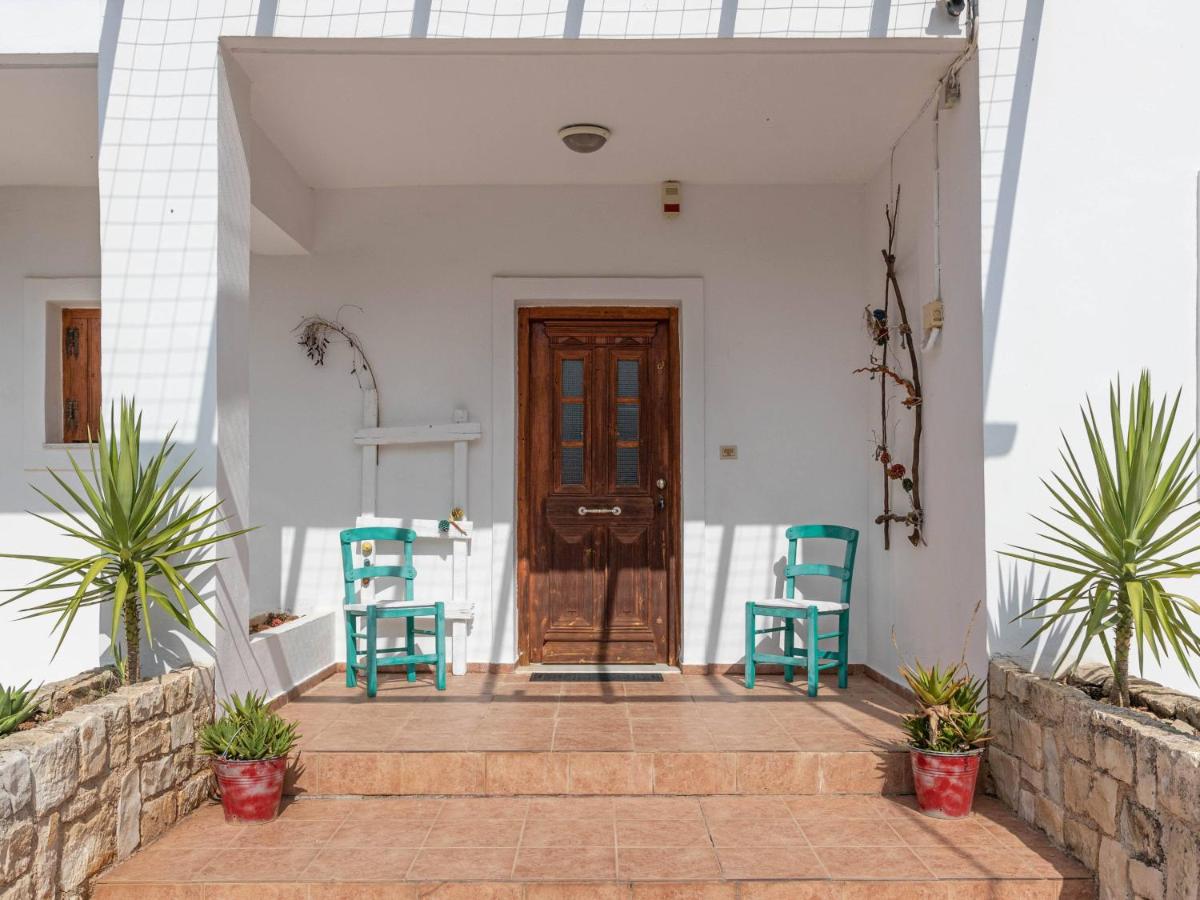 Villa Asteria not overlooked, 3 min drive to beach - Chambres d’hôtes Chionáto