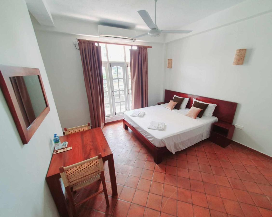 B&B Mount Lavinia - Mount Bay Guest House - Bed and Breakfast Mount Lavinia