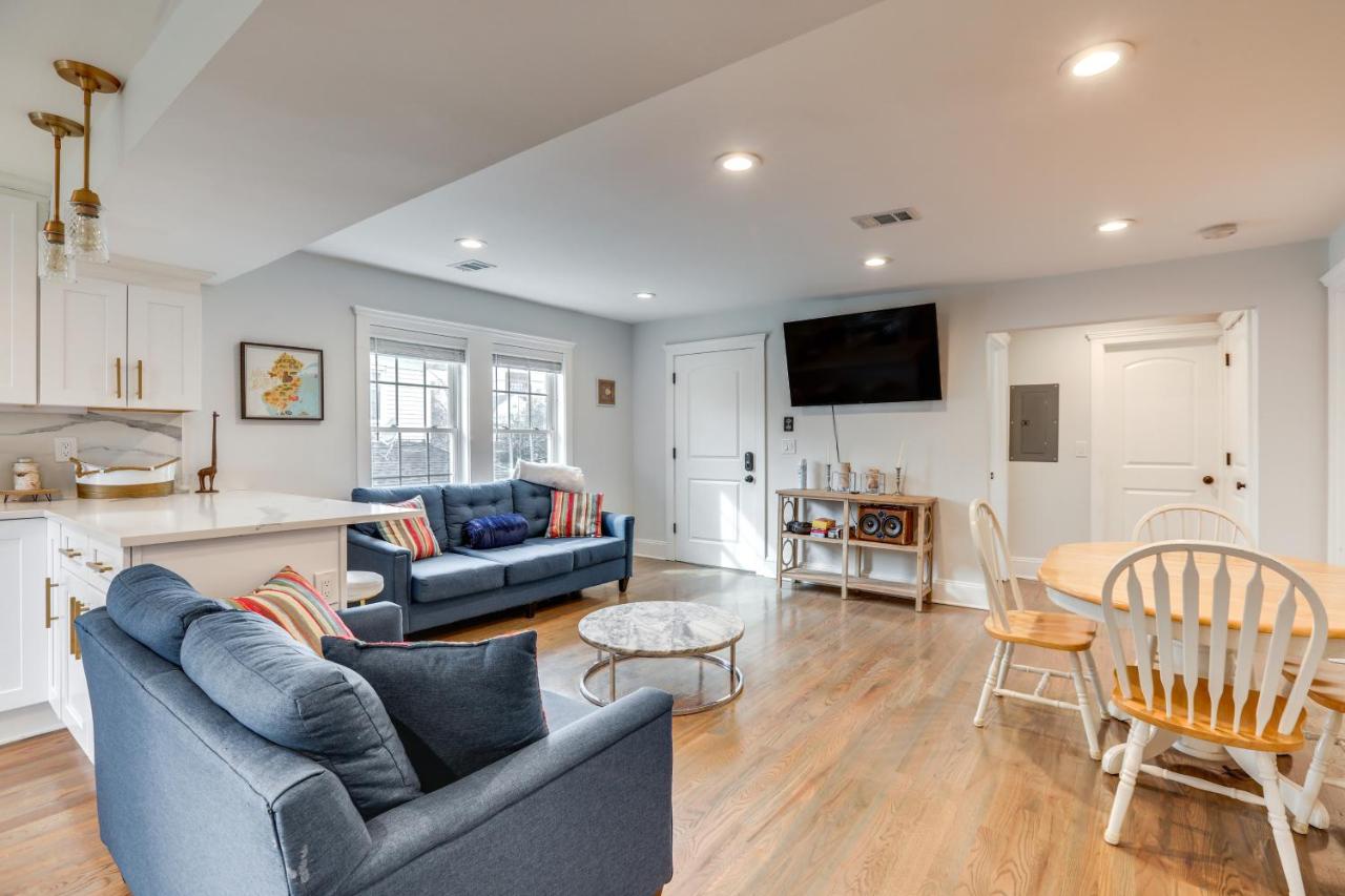 Long Branch Getaway - Walk to Beaches and Dining! - B&B