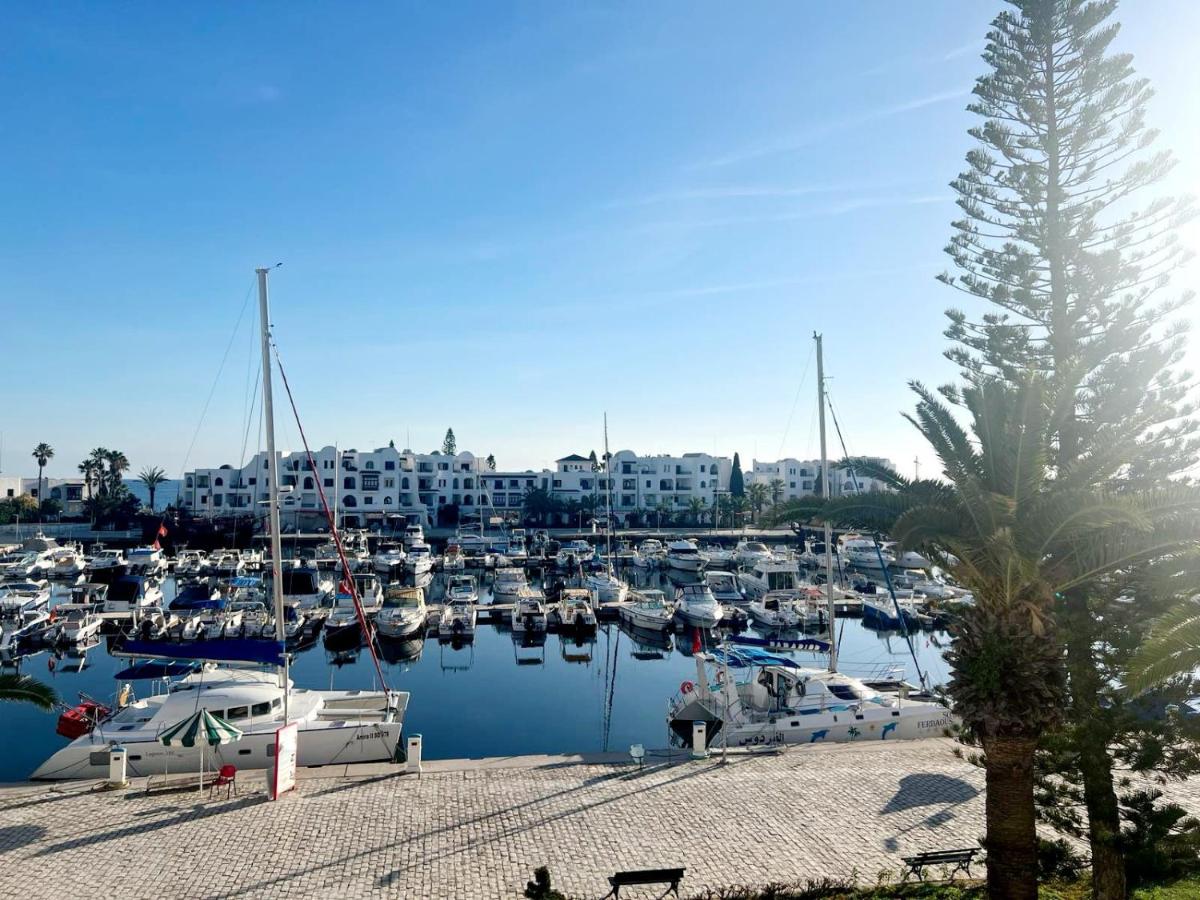 Spectacular Port View and Beach Apartment KANTAOUI SOUSSE - B&B