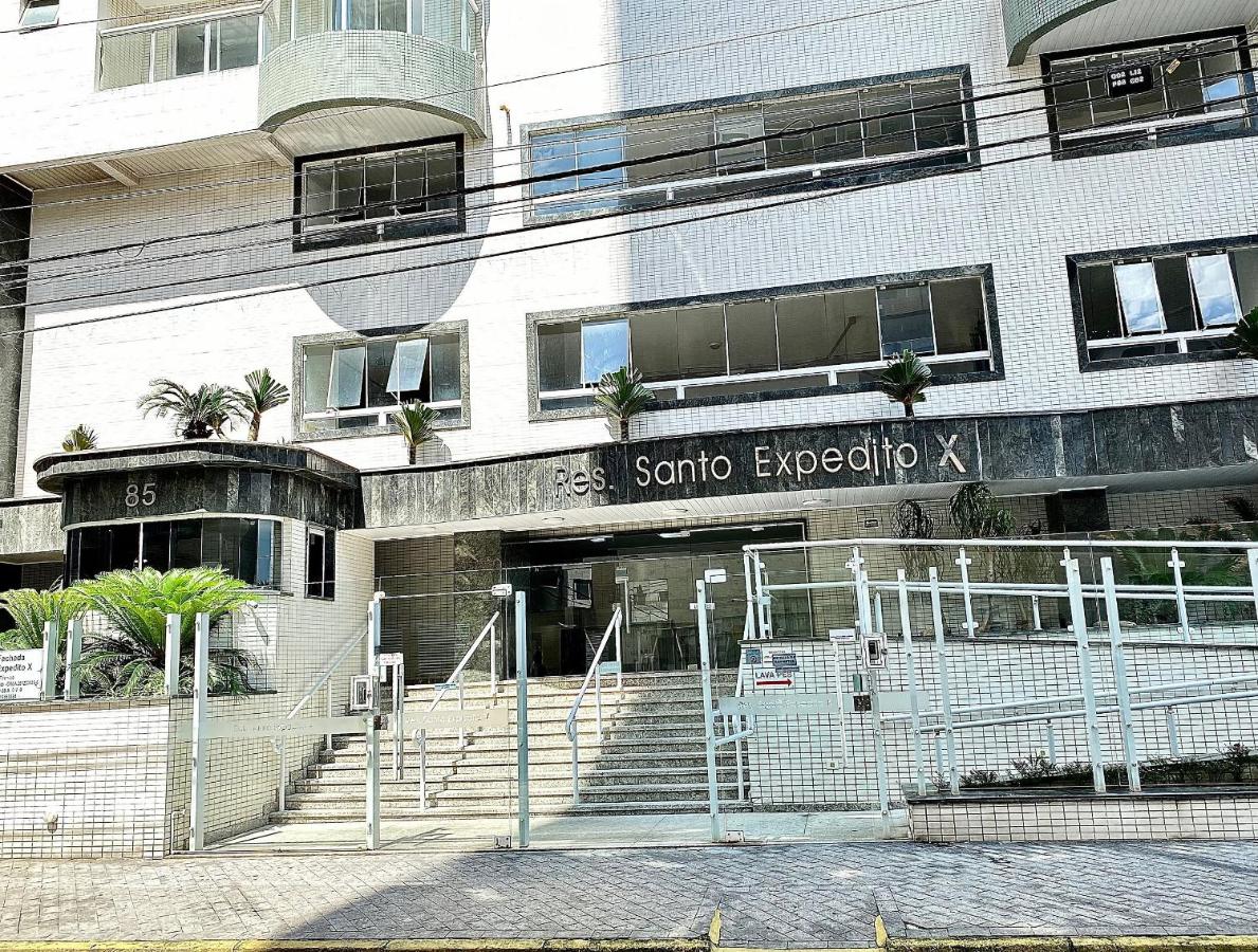 Pé Na Areia Praia Da Aviação - B&B