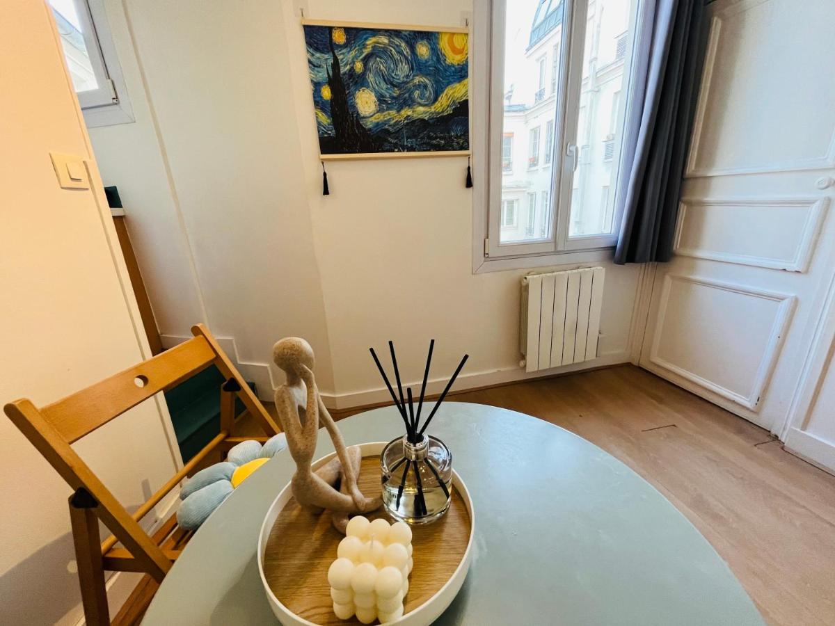 Dream Dwell Paris- 650m to Notre Dame Apartment near Odéon - B&B