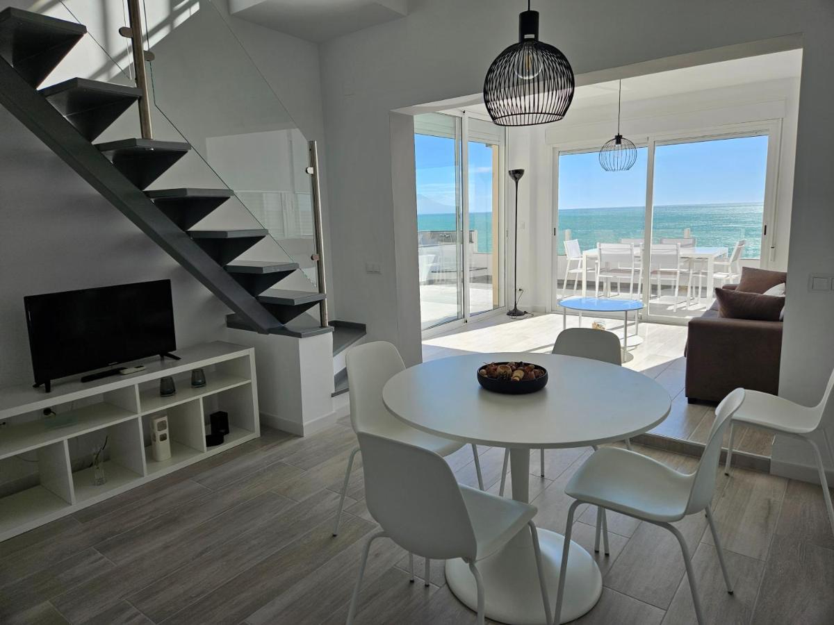 FANTÁSTICO DÚPLEX CON VISTAS IMPRESIONANTES AL MAR - B&B