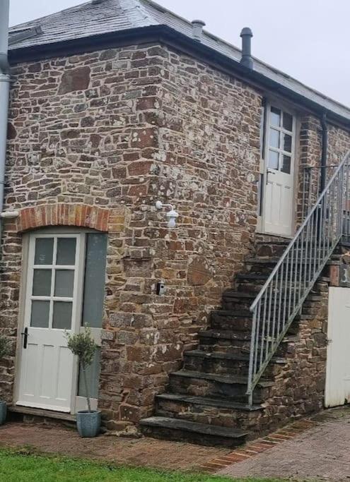 Three Little Pigs - B&B