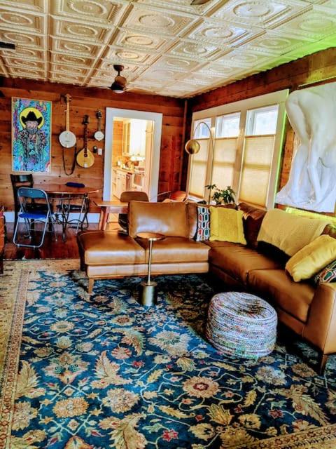 B&B Kerrville - Mimi's Eclectic Abode - Bed and Breakfast Kerrville