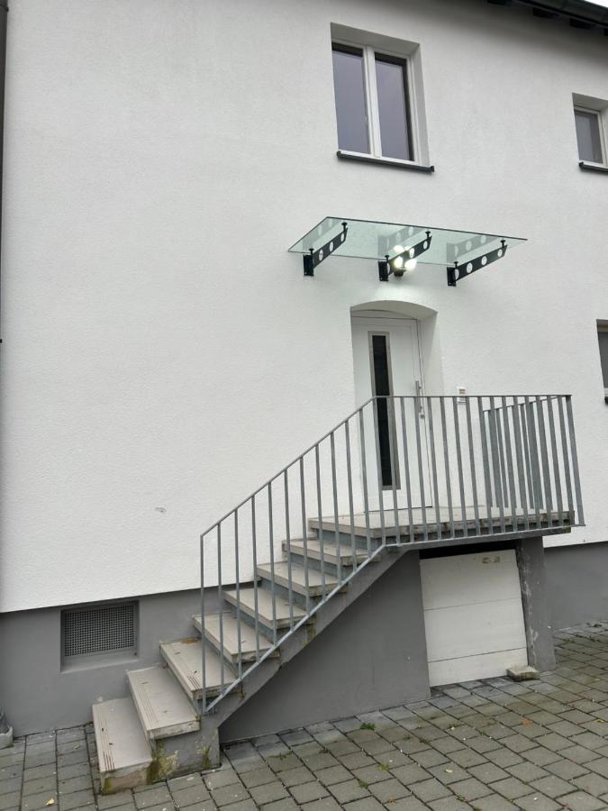 Ferienwohnung am Bodensee- zentrale Lage, free parking and wifi, 109 m2, privater Garten, 7 Gäste, 2x Kingsize Boxspringbett, familienfreundlich - B&B