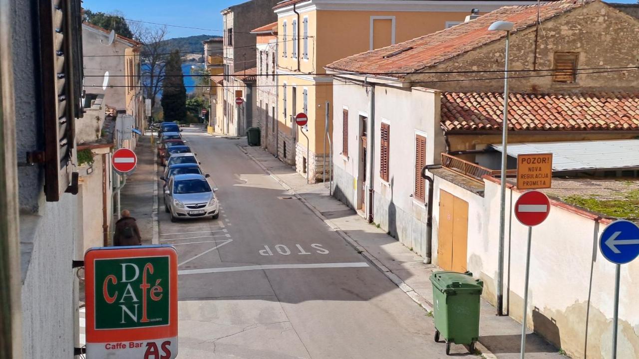 Red gold apartment - B&B Pola