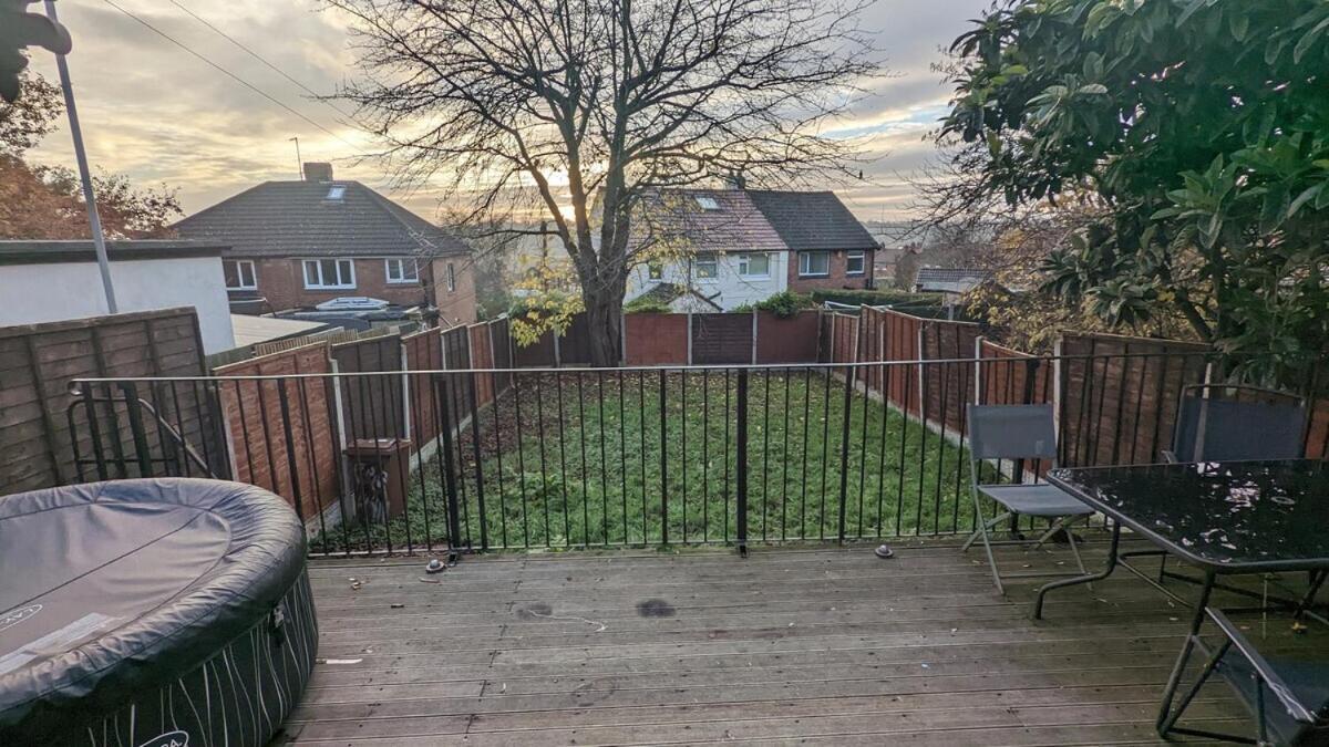 Super 7Bed House - Hot Tub - Large Gathering Meets - B&B Headingley