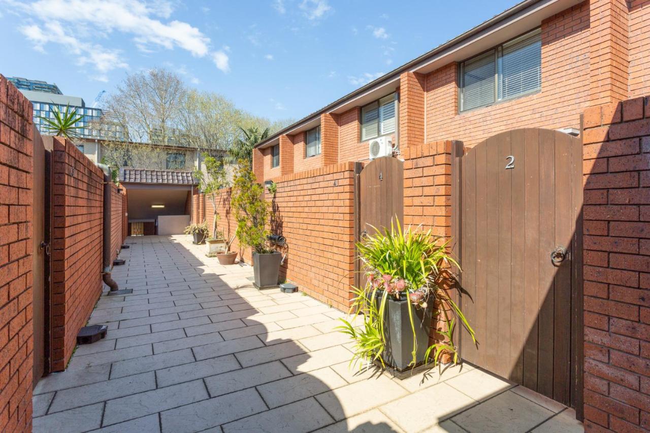 Elegantly Modern 2-Bed In The Heart of Chippendale - B&B