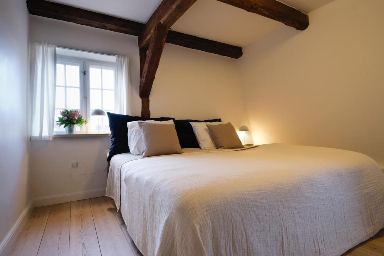 Camera Matrimoniale con Bagno in Comune 