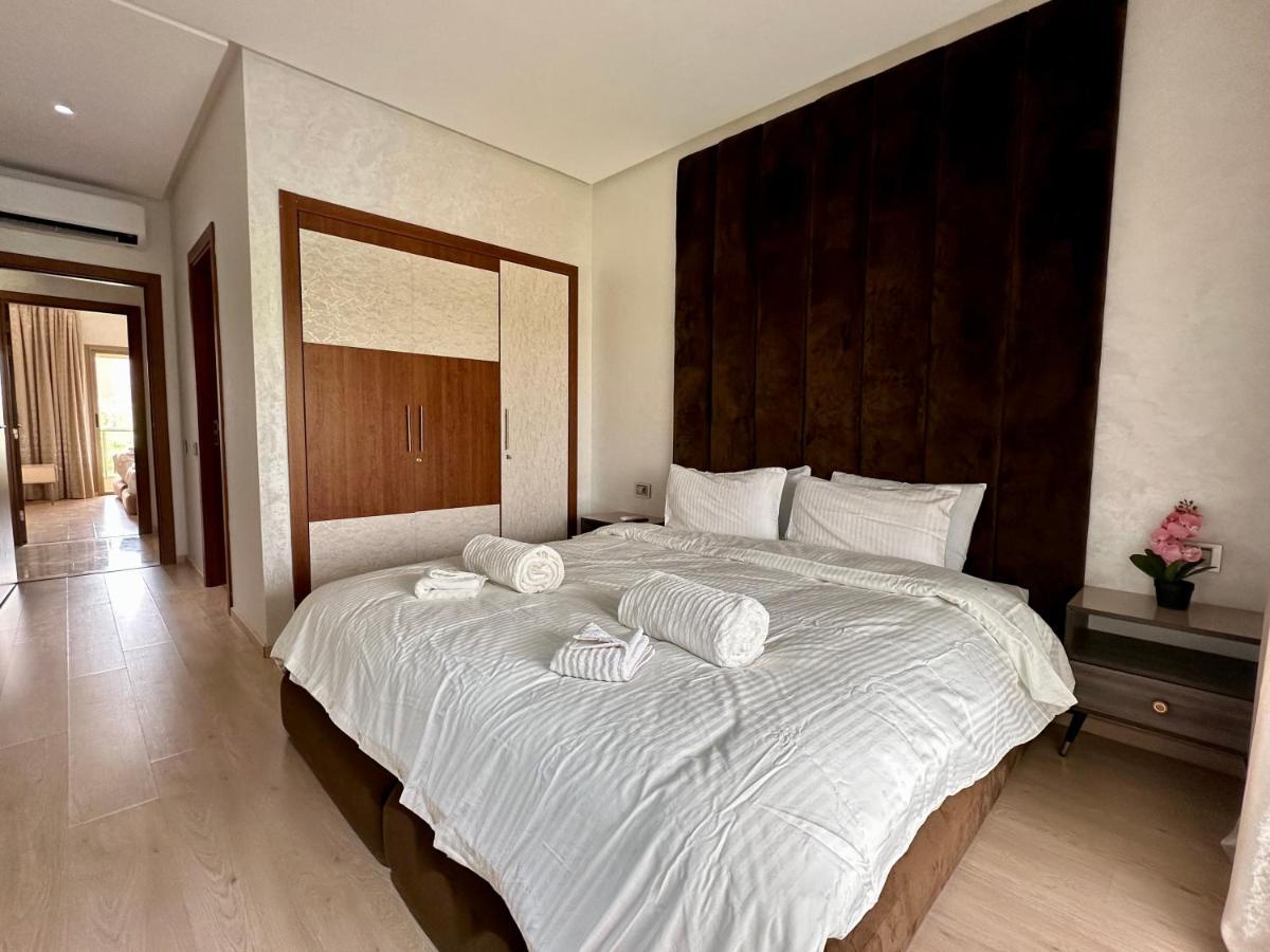 Apartment mit Poolblick