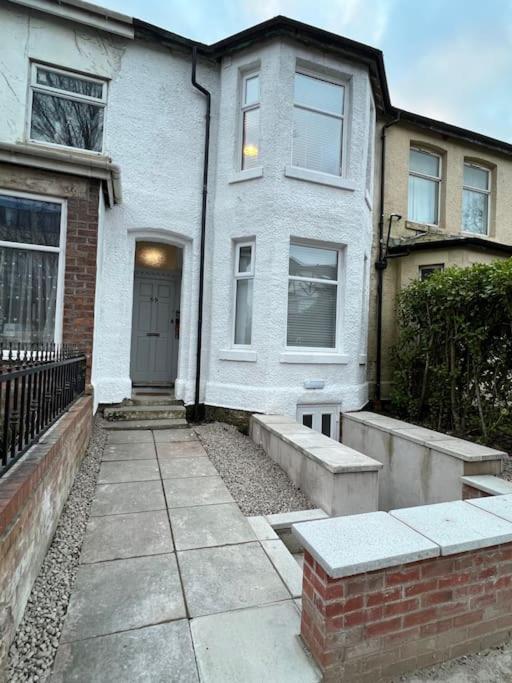 New Flat in Lytham St Annes - Sleeps 4 - B&B