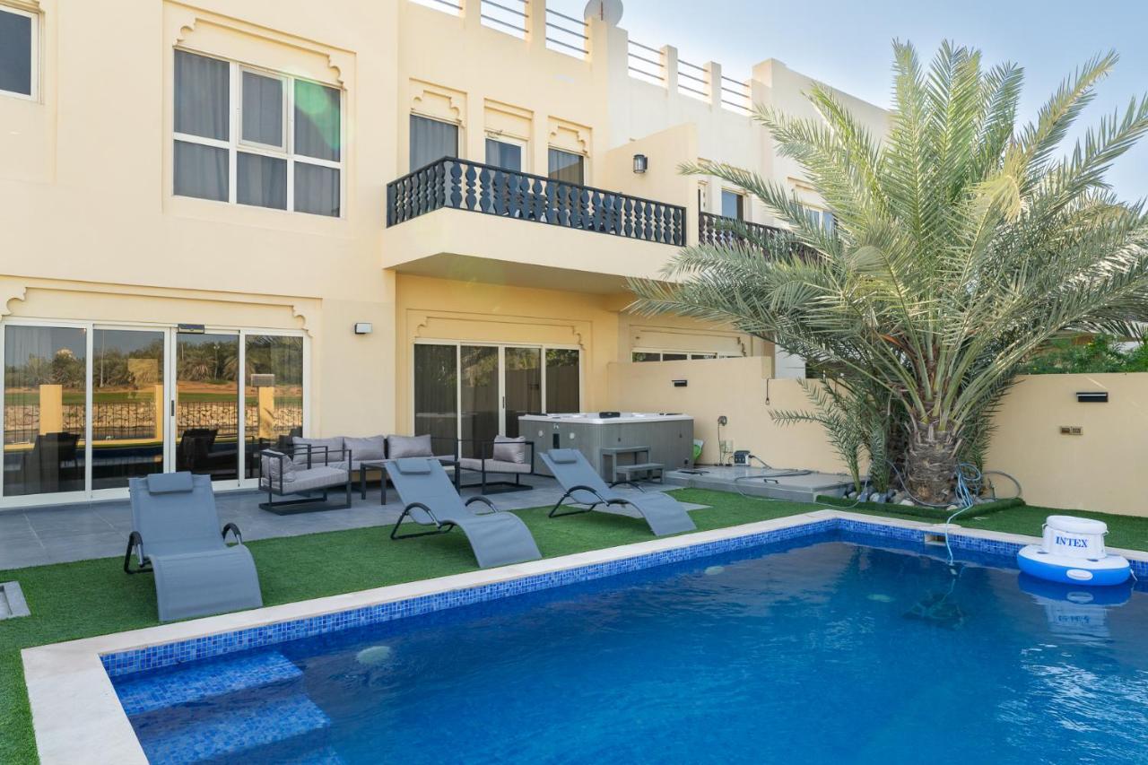 B&B Ras al-Khaimah - Nasma Luxury Stays - Exquisite 4BR Villa, with a Private Pool - Bed and Breakfast Ras al-Khaimah