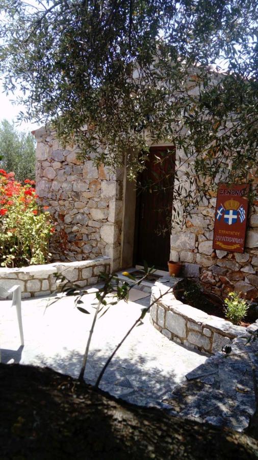Charouda stone tower xenonas - B&B