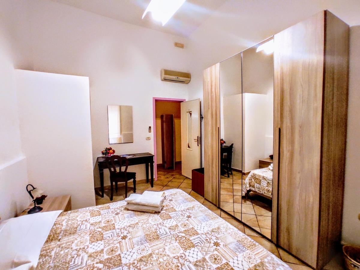 Camera Matrimoniale con Bagno Privato Esterno
