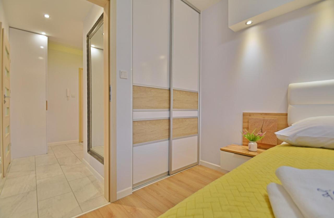 Apartamenty Bryza - Osiedle Ułańska - parking - B&B