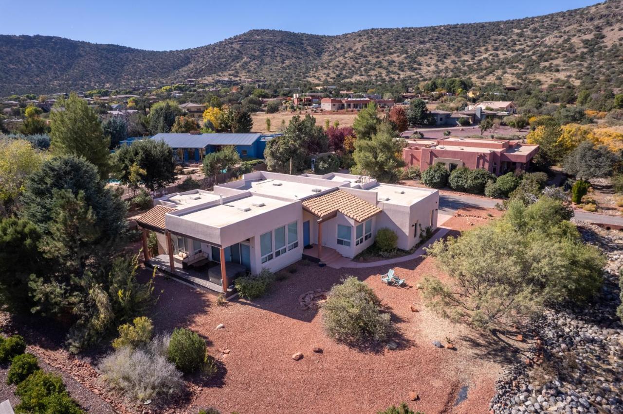 Hot Tub and Mtn Views Expansive Sedona Retreat - B&B