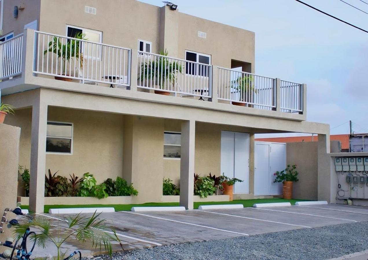 B&B Oranjestad - 1-Bed self contained Apartment in Noord with Pool - Bed and Breakfast Oranjestad