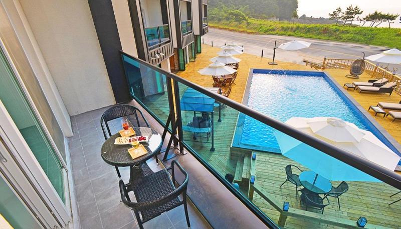 Deluxe Suite with Sea View