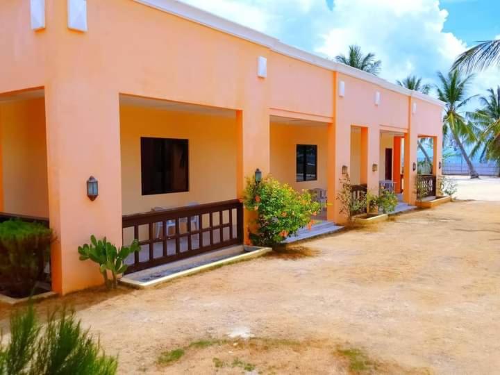 CRISOLS BEACH RESORT - MALAPASCUA ISLAND - B&B Daanbantayan