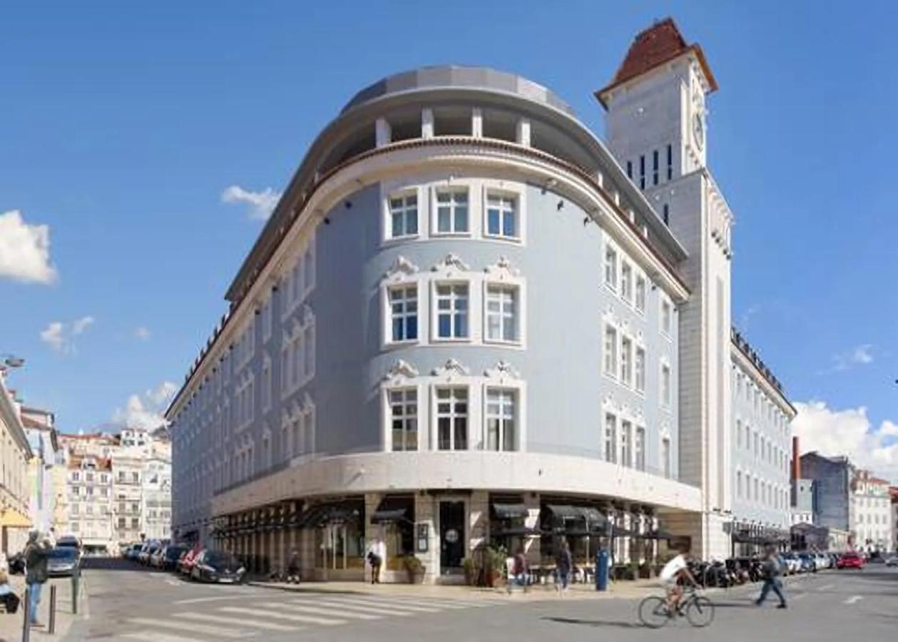 Lisbon Finestay 8 Building apt with balcony and city view - B&B Lisbona