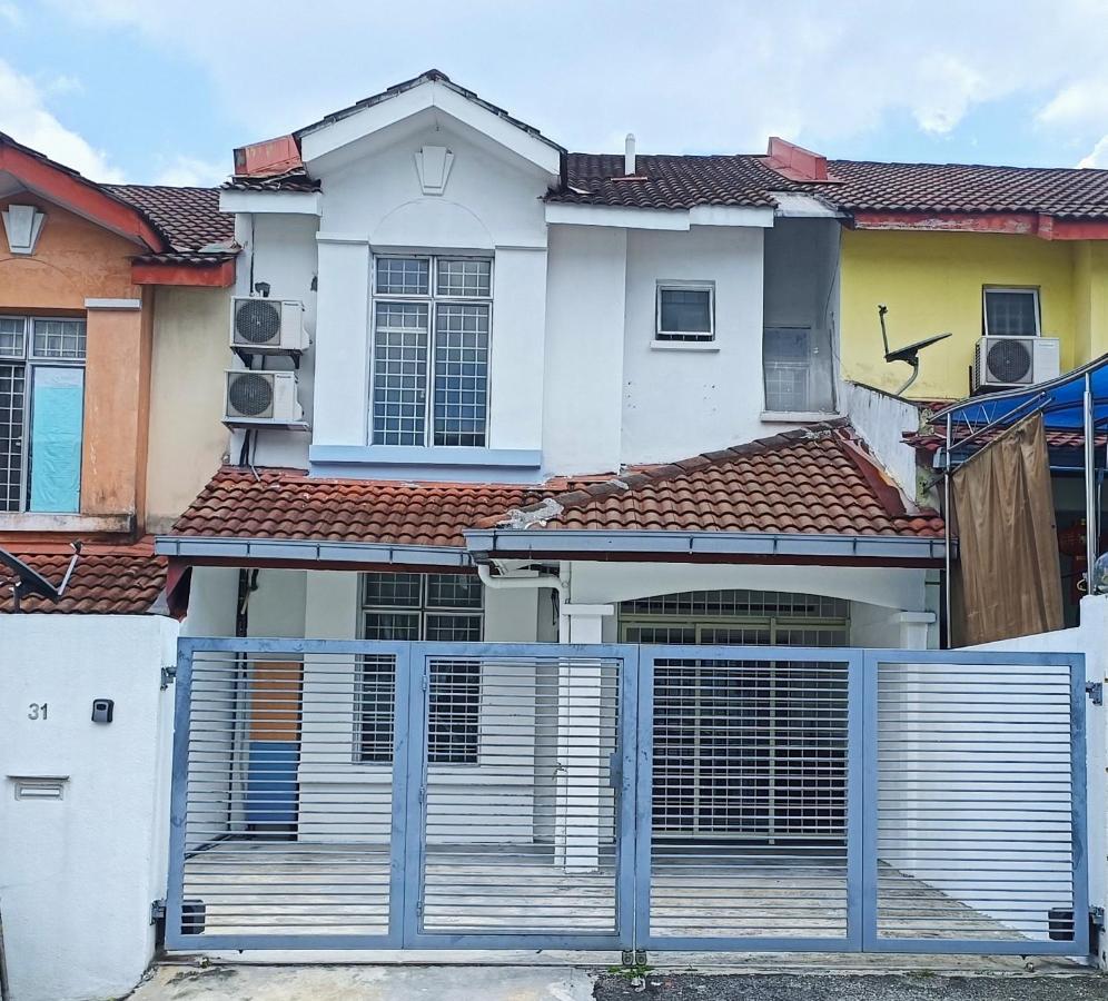 31 Damansara Damai by Manhattan Group - B&B
